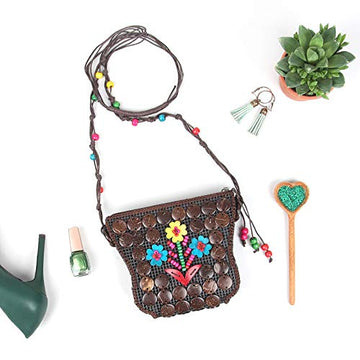 DAISYLIFE Natural and eco friendly coconut shell sling bags